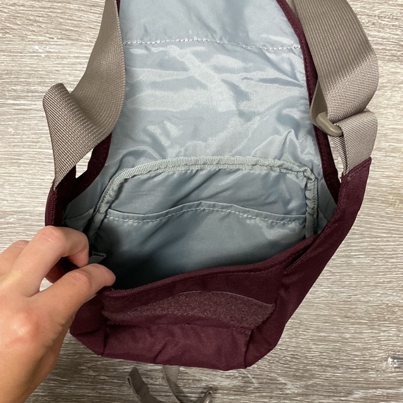 Maroon MEC crossbody bag - Picture 3 of 3